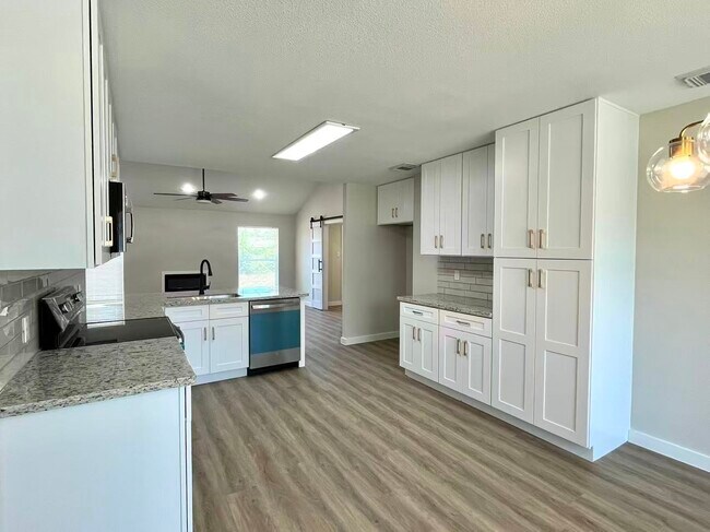Photo - 2910 Cherry Hills Dr