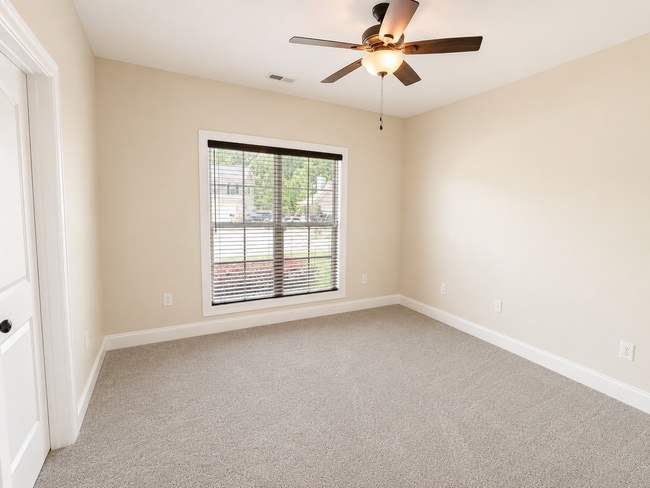 Photo - Spacious & Beautifully Maintained Home in a Quiet Cul-De-Sac