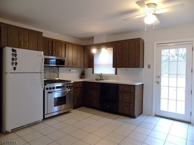 Photo - 18 Mandeville Ave