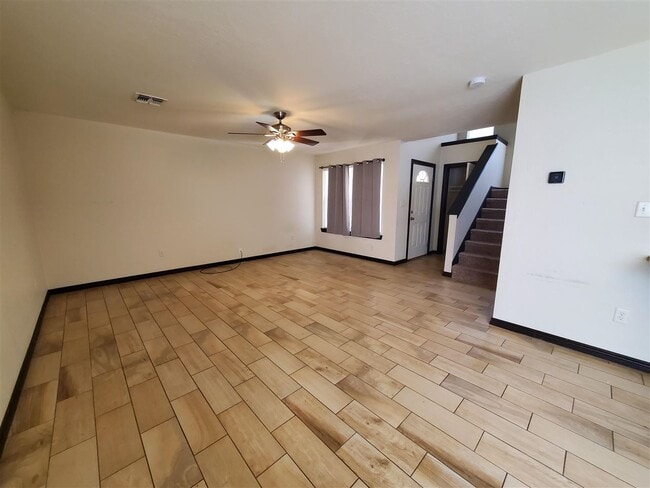 Photo - 415 NW Bell Ave