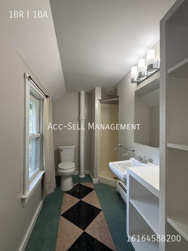 Photo - 104 Diamond Ave SE Unit 2