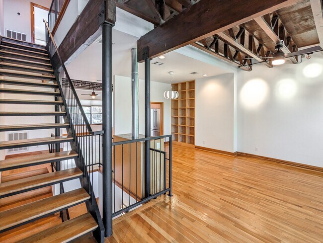 Photo - 444 Oxford St