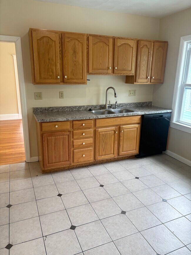 47 Selden St Unit 47 Selden Street