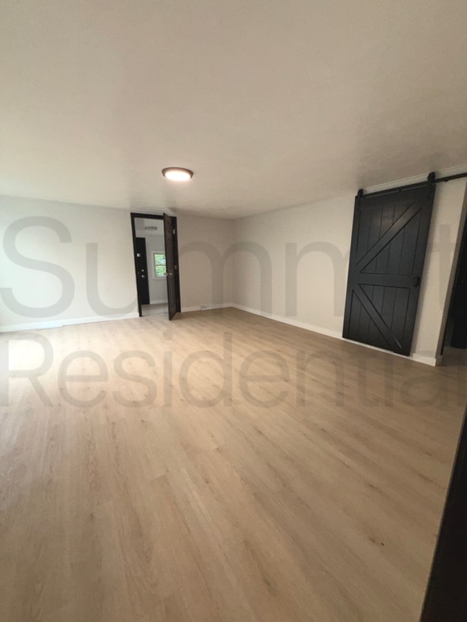 Photo - 3 Bedroom 1 1/2 Bathroom Home in Greenwich!!