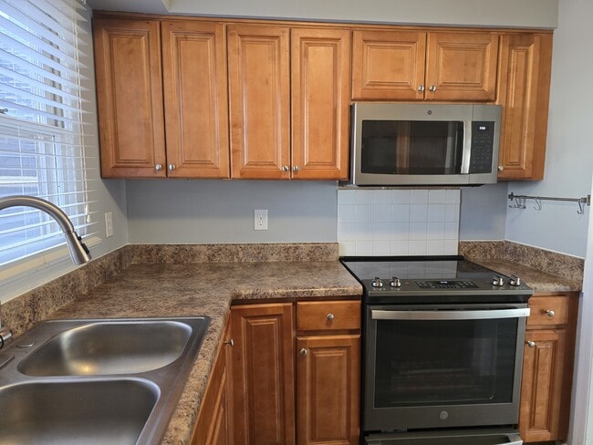 Photo - 2808 Shadowbrook Ln