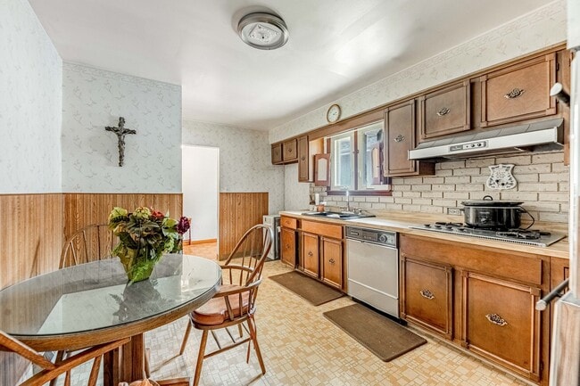 Photo - 1317 Seeley Ave