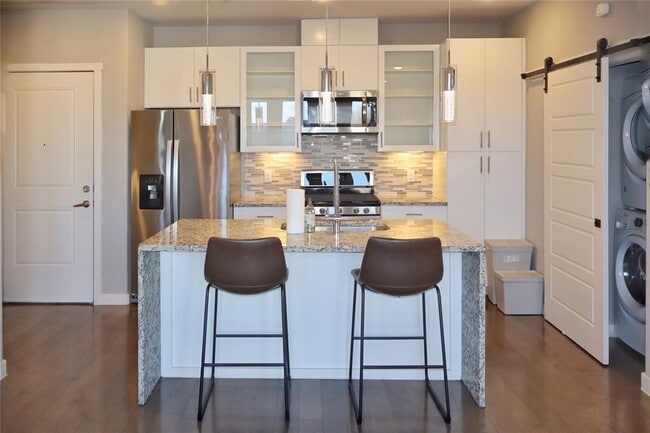 Building Photo - 810 S Rock St Unit 202