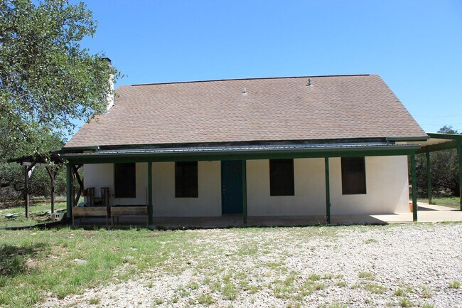 Quiet home nestled on 5 acres in the country - Quiet home nestled on 5 acres in the country