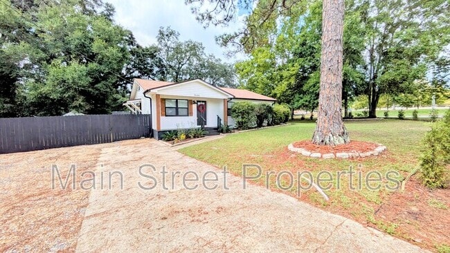 Building Photo - 9644 Hollowbrook Dr Rental