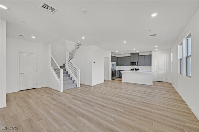 Photo - 148 Silver Run Ln