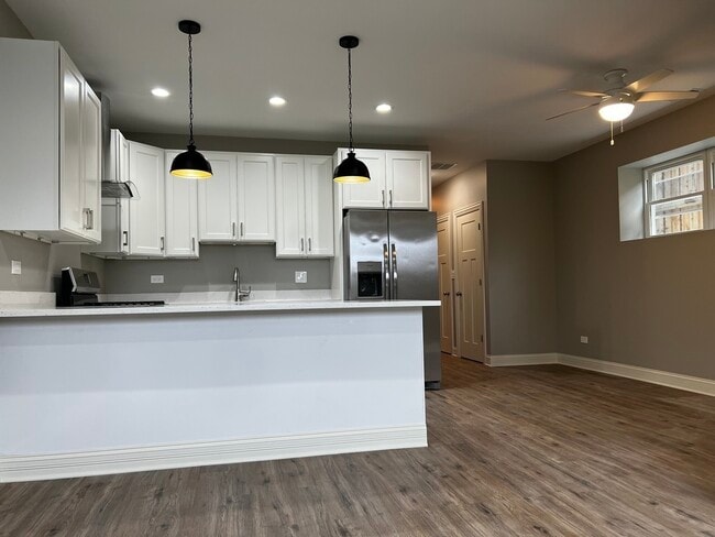 Photo - 4741 S Michigan Ave Unit 2