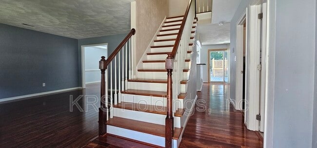 Photo - 25 Gallaer Ct