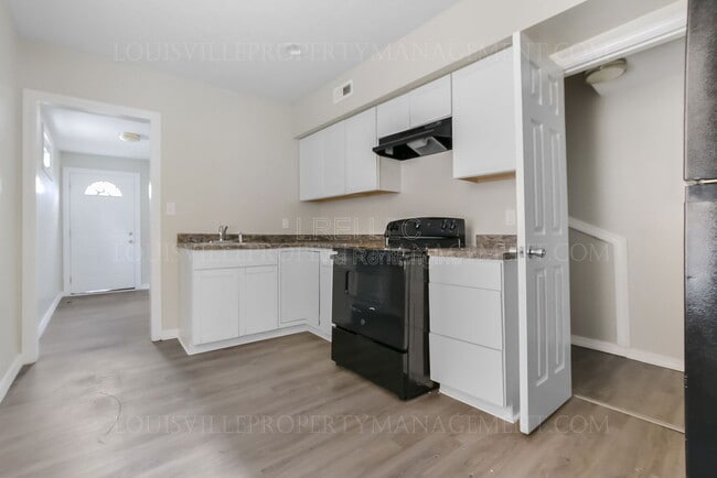 Photo - 2216 W Ormsby Ave