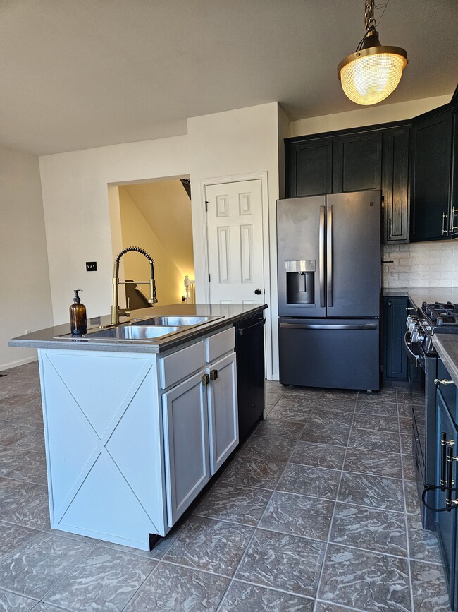 Photo - 4361 Grove Field Park NW