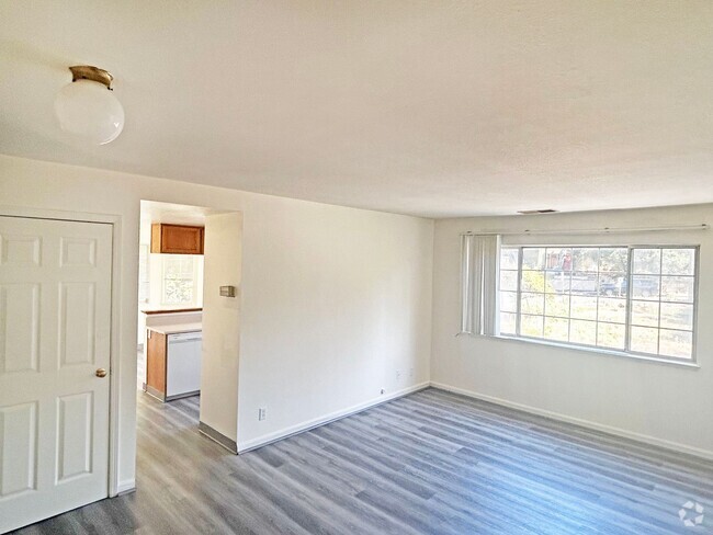 Building Photo - 3501 Richmond Ave Unit #D Rental