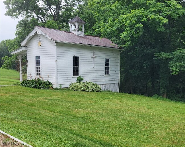 Photo - 9090 Radcliffe Rd