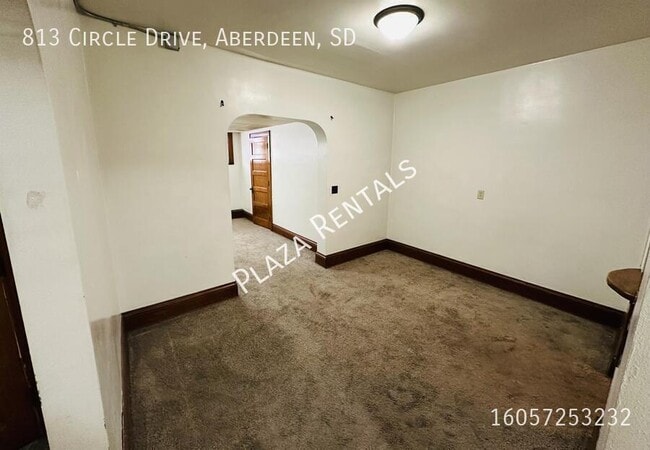 Building Photo - 19 7th Ave SE Unit 4