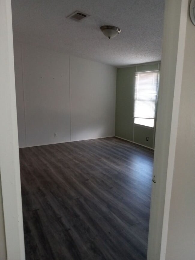 Photo - 3 Bed 2 Bathroom Single Family