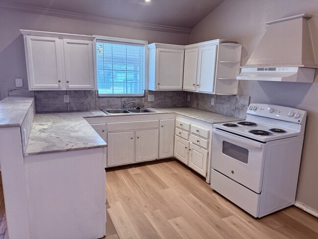 Photo - 4912 41st St