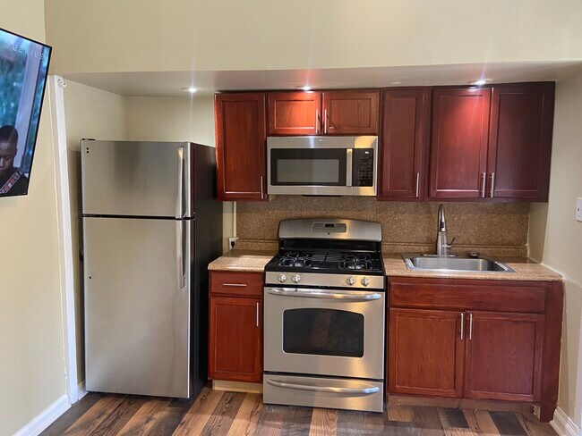 1514 W Champlost Ave Unit 2nd Floor F
