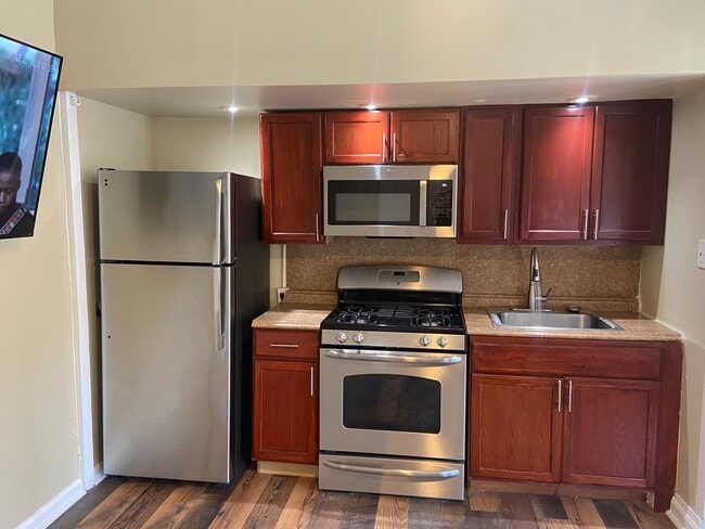 Photo - 1514 W Champlost Ave Unit 2nd Floor F