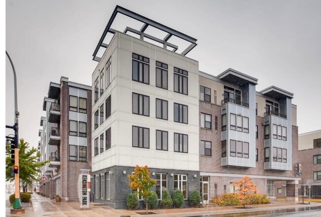 Building Photo - 7600 Lyndale Ave S Unit 226