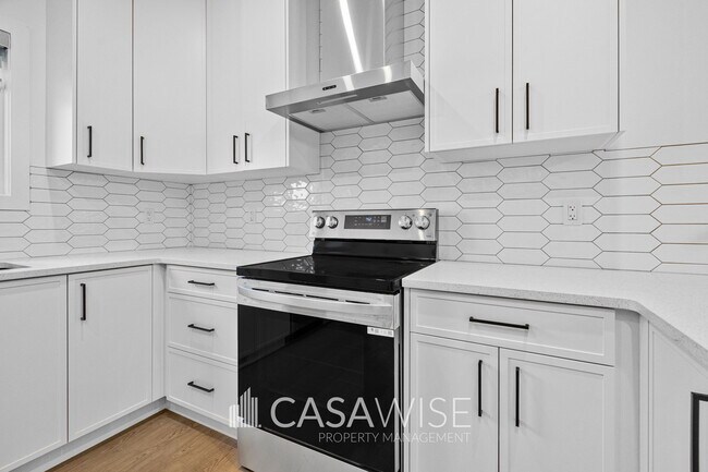 Photo - 9339-9222 222 St NW