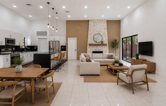 Photo - 601 Leslie Dr