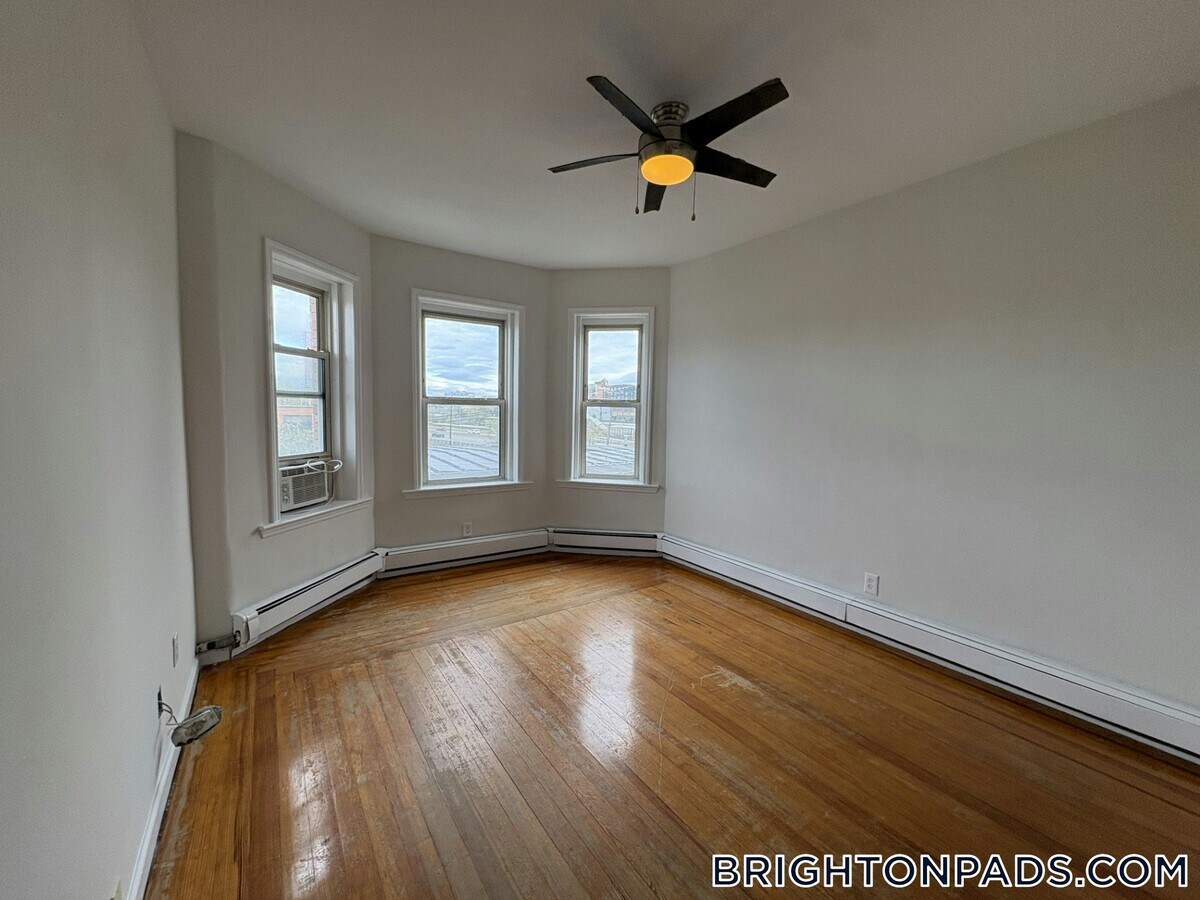 Photo - 6 Litchfield St Unit 3