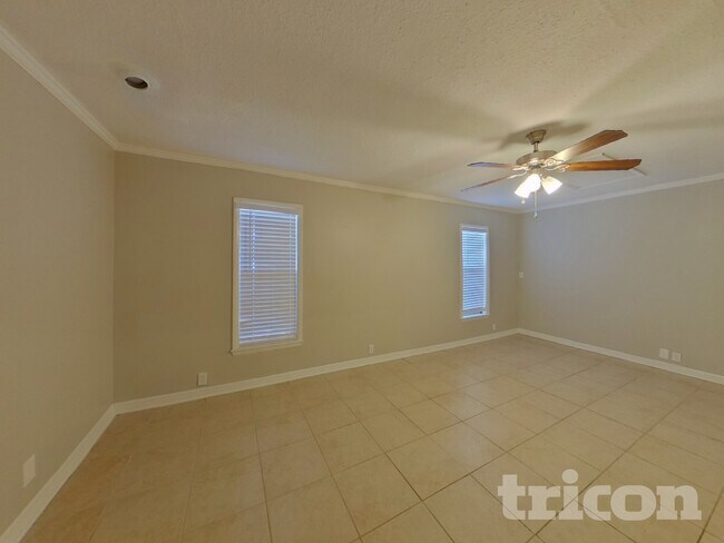 Photo - 1005 Park St