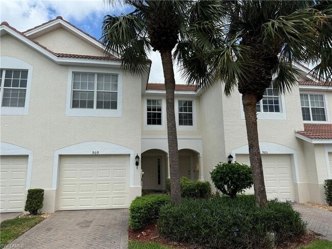 Building Photo - 860 Hampton Cir Rental