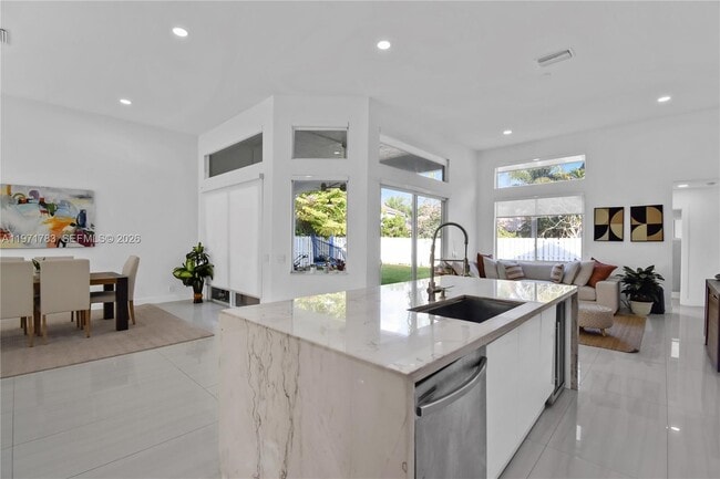 Photo - 710 Lake Blvd