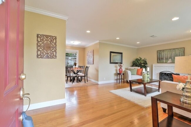 Photo - 467 Chestnut Ave