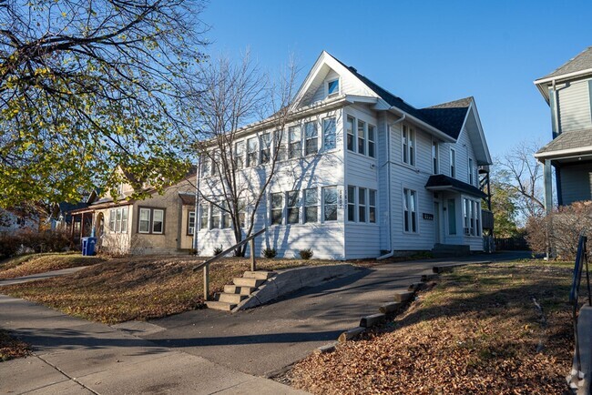 Building Photo - 2 Br/1 Ba Condo in St. Paul Midway w/ Off-...