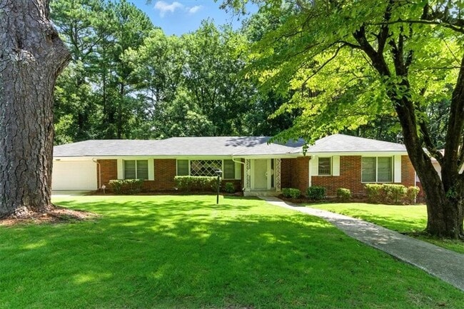 Building Photo - 893 Woodmere Dr NW Rental