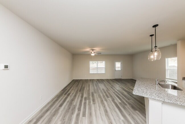 Photo - 483 Prescott Wy