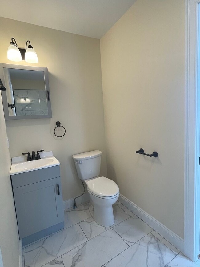 Photo - 74 Elmwood Ave Casa