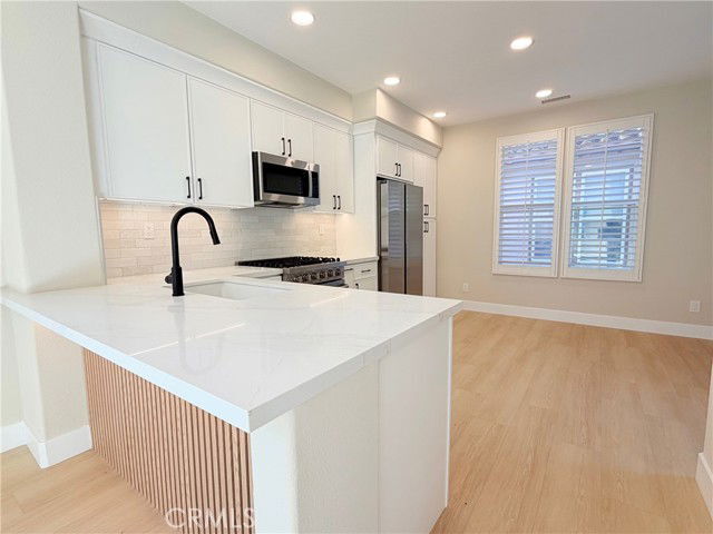 Photo - 302 Tall Oak