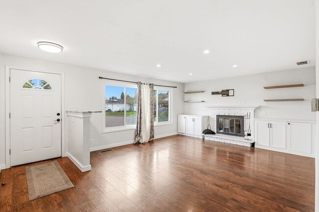 Photo - Spacious 4-Bedroom Chemawa Park Home with Fireplace, Bonus Room & Large Yard