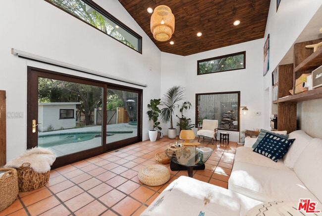 Photo - 1362 Old Topanga Canyon Rd