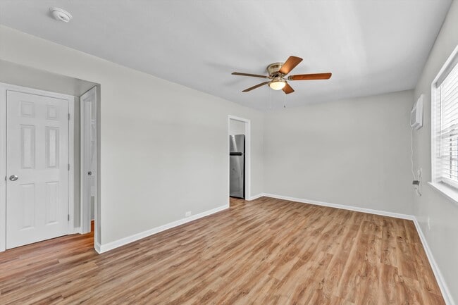 1x1 Living Room
