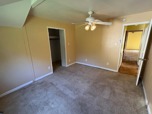 Photo - 160 Mill St