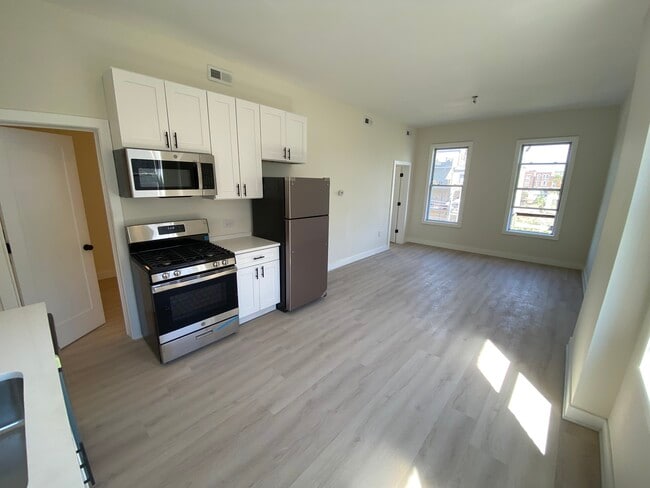Building Photo - 1322 W Ohio St Unit 1R Rental