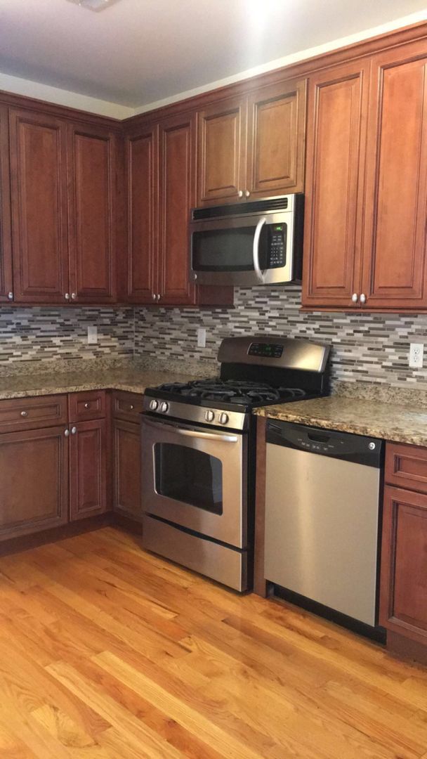 Building Photo - 97 Tichenor St Unit 1