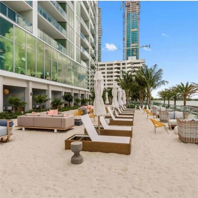 Photo - 2900 NE 7th Ave Unidad 908