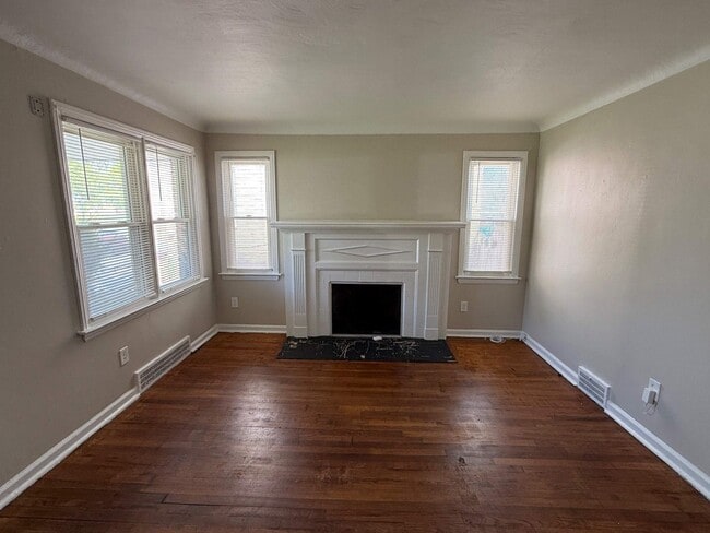 Photo - Freshly Renovated 3-Bedroom Home – Quality...