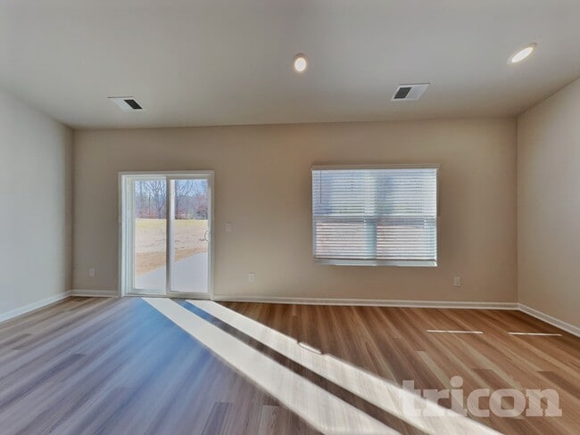 Photo - 107 Neuse Holw Ct