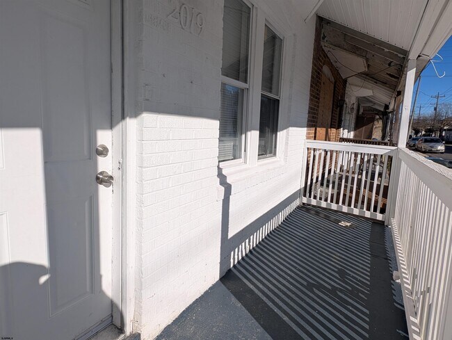 Photo - 2019 Grant Ave