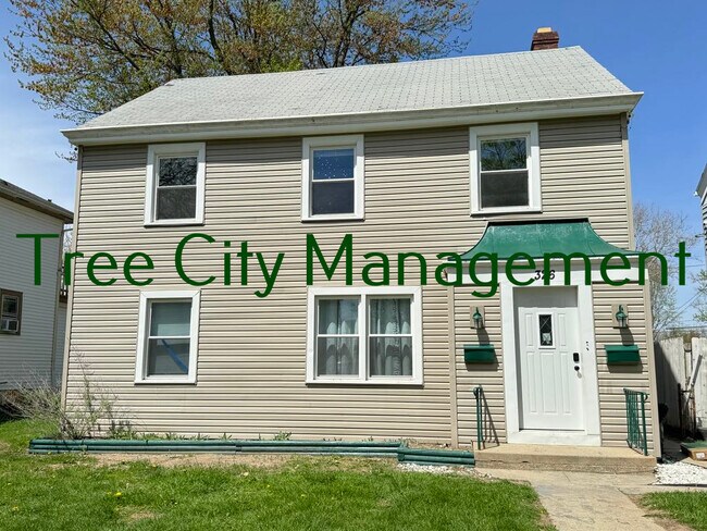 Front of Building - 326 W Oakdale Dr