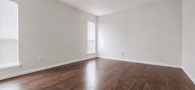 7313 Gulf Fwy Unit 907